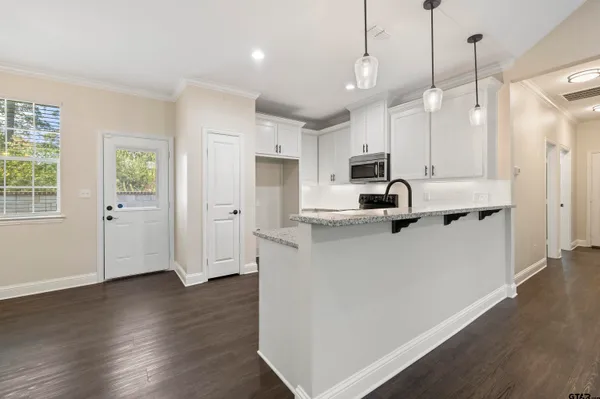 $259,000 | 9710 West Lakeshore Drive, Tyler, TX 75709