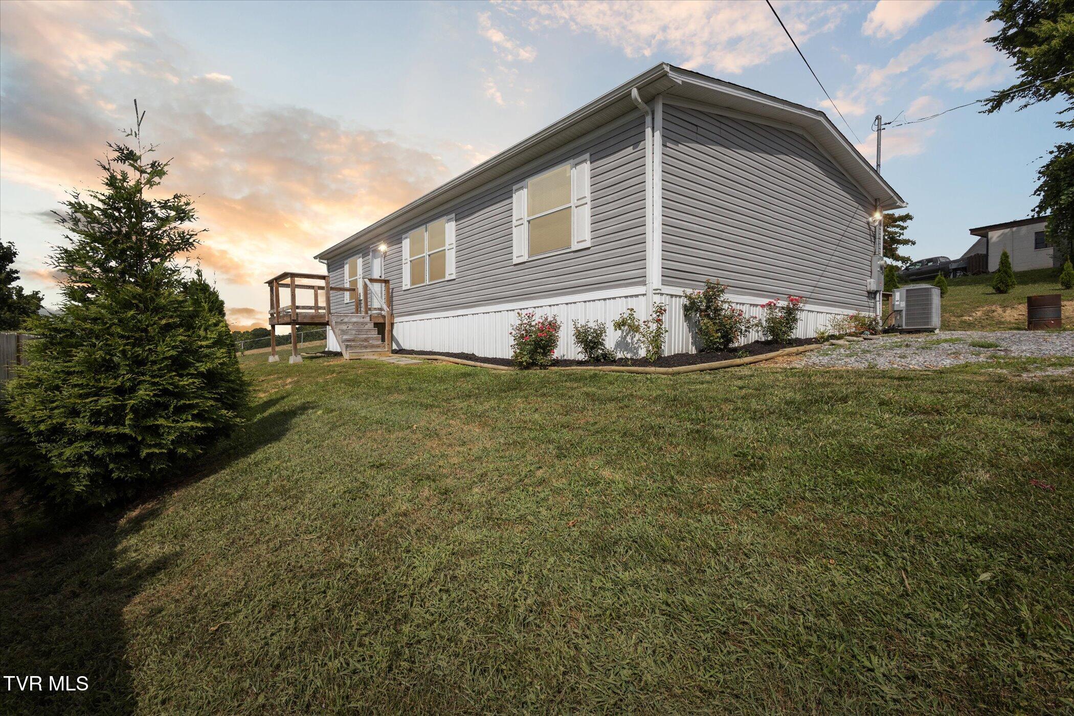 118 Copas Road Kingsport, TN 37663 - Photo 1 of 31 01-118-Copas-Rd-Kingsport-TN-37663-Windo