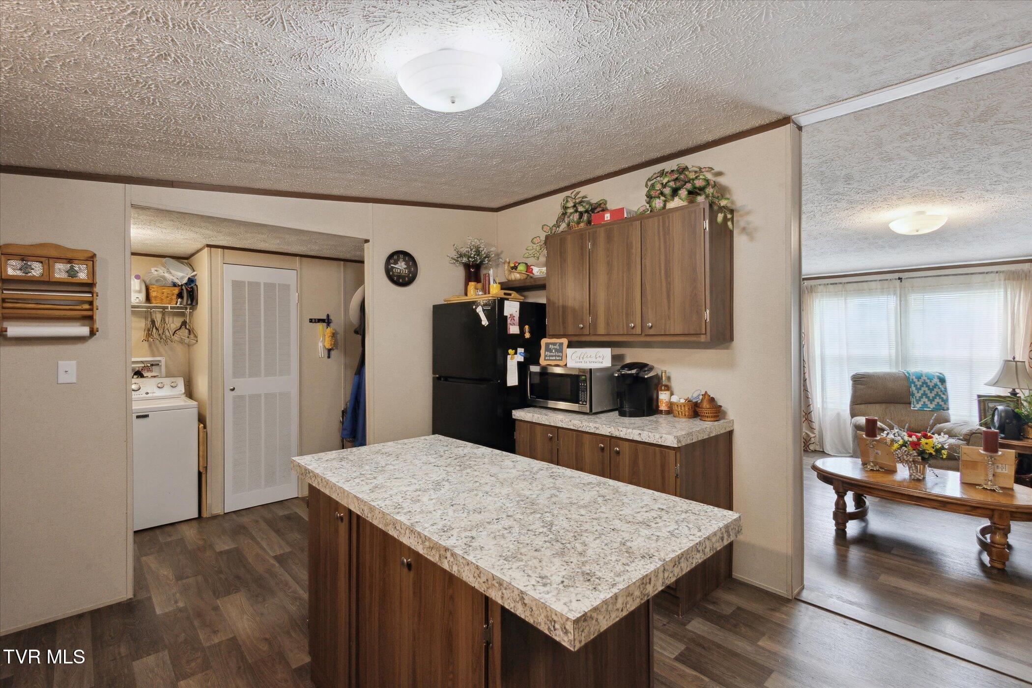 118 Copas Road Kingsport, TN 37663 - Photo 12 of 31 12-118-Copas-Rd-Kingsport-TN-37663-Windo