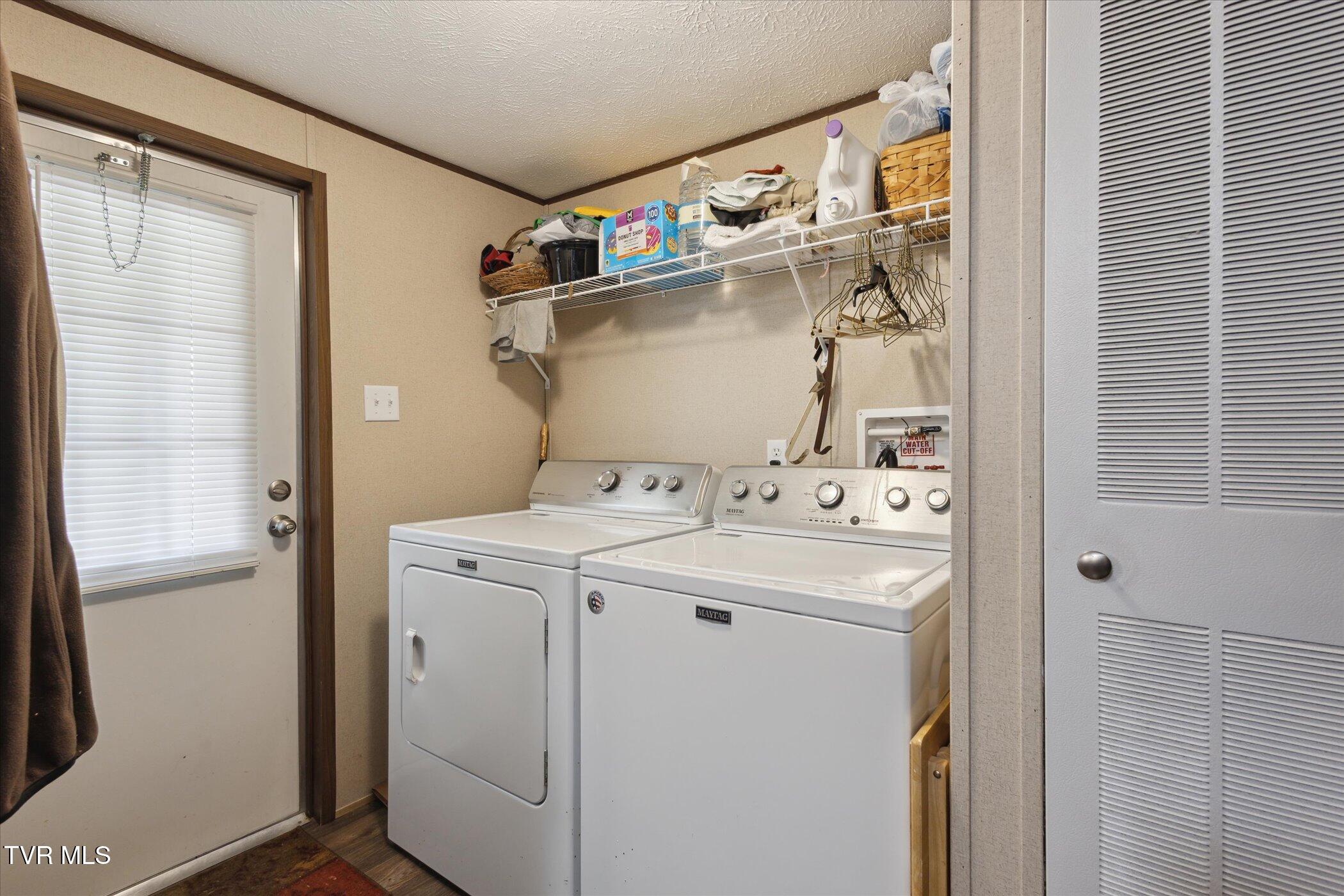 118 Copas Road Kingsport, TN 37663 - Photo 15 of 31 15-118-Copas-Rd-Kingsport-TN-37663-Windo