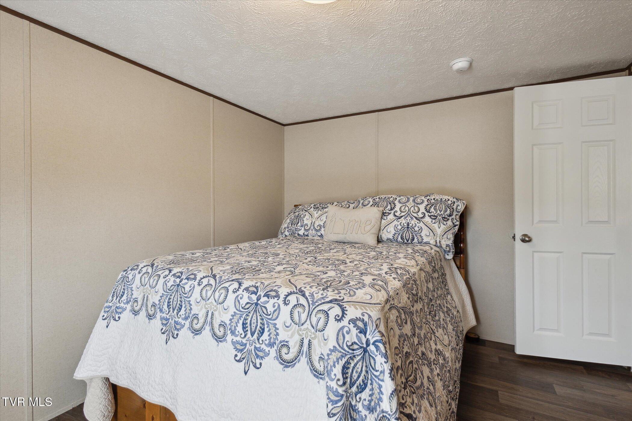 118 Copas Road Kingsport, TN 37663 - Photo 17 of 31 17-118-Copas-Rd-Kingsport-TN-37663-Windo