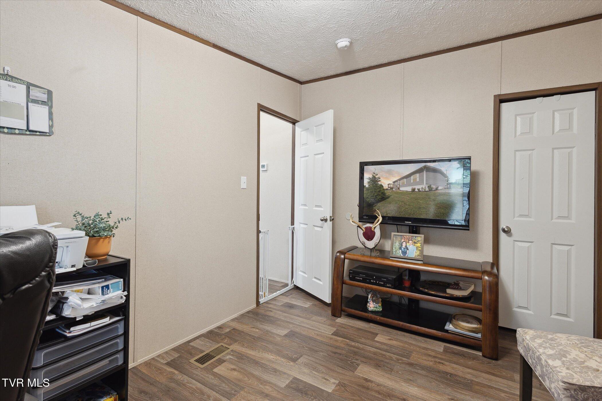 118 Copas Road Kingsport, TN 37663 - Photo 20 of 31 20-118-Copas-Rd-Kingsport-TN-37663-Windo