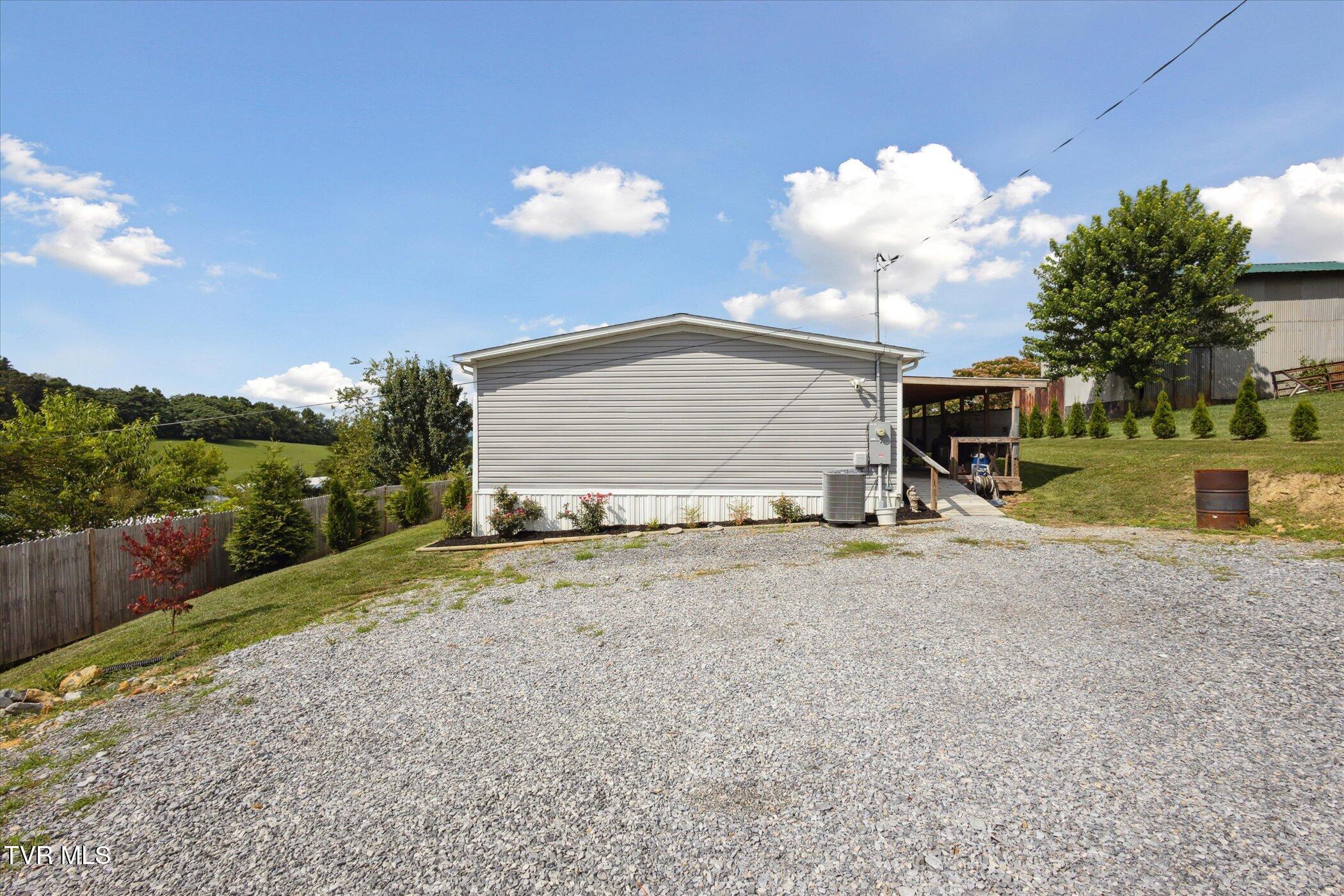 118 Copas Road Kingsport, TN 37663 - Photo 27 of 31 27-118-Copas-Rd-Kingsport-TN-37663-Windo