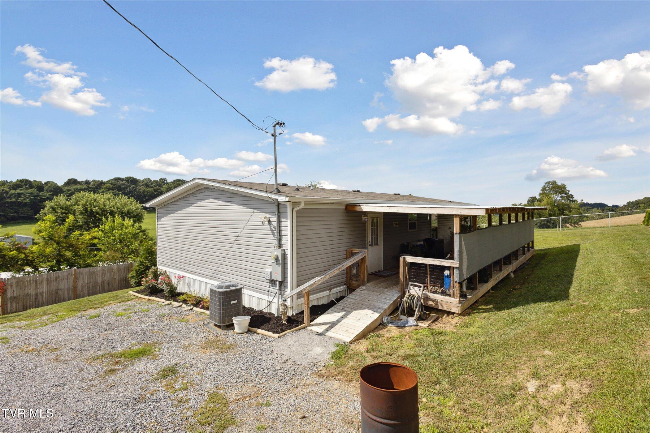 118 Copas Road Kingsport, TN 37663 - Photo 28 of 31 28-118-Copas-Rd-Kingsport-TN-37663-Windo