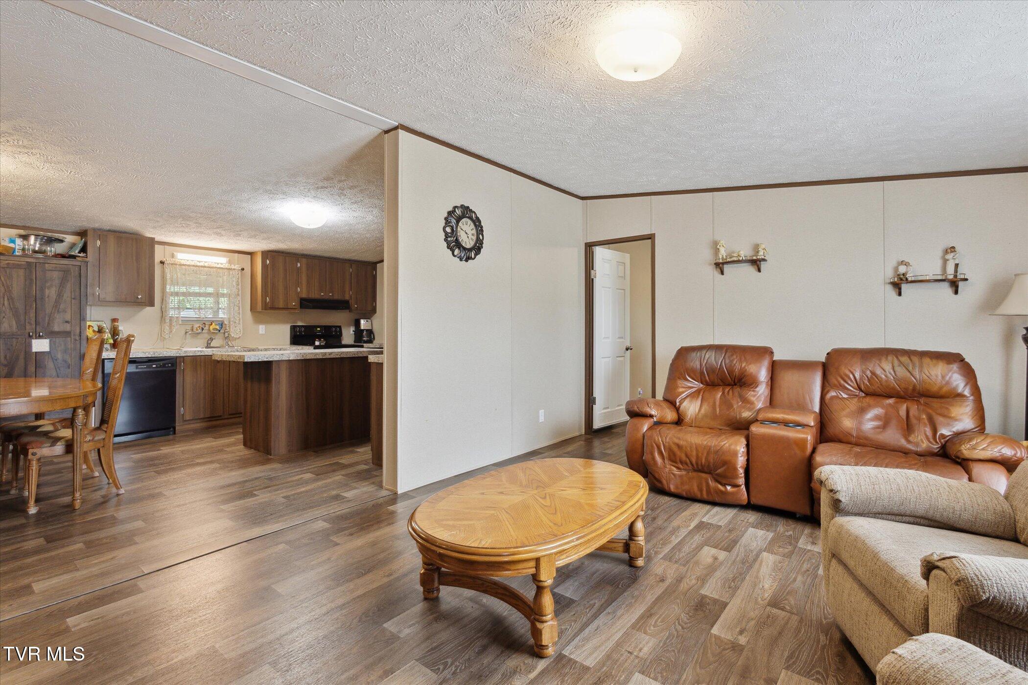 118 Copas Road Kingsport, TN 37663 - Photo 5 of 31 05-118-Copas-Rd-Kingsport-TN-37663-Windo