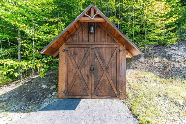 $1,185,000 | 199 Mittenwald Strasse, Bartlett, NH 03812