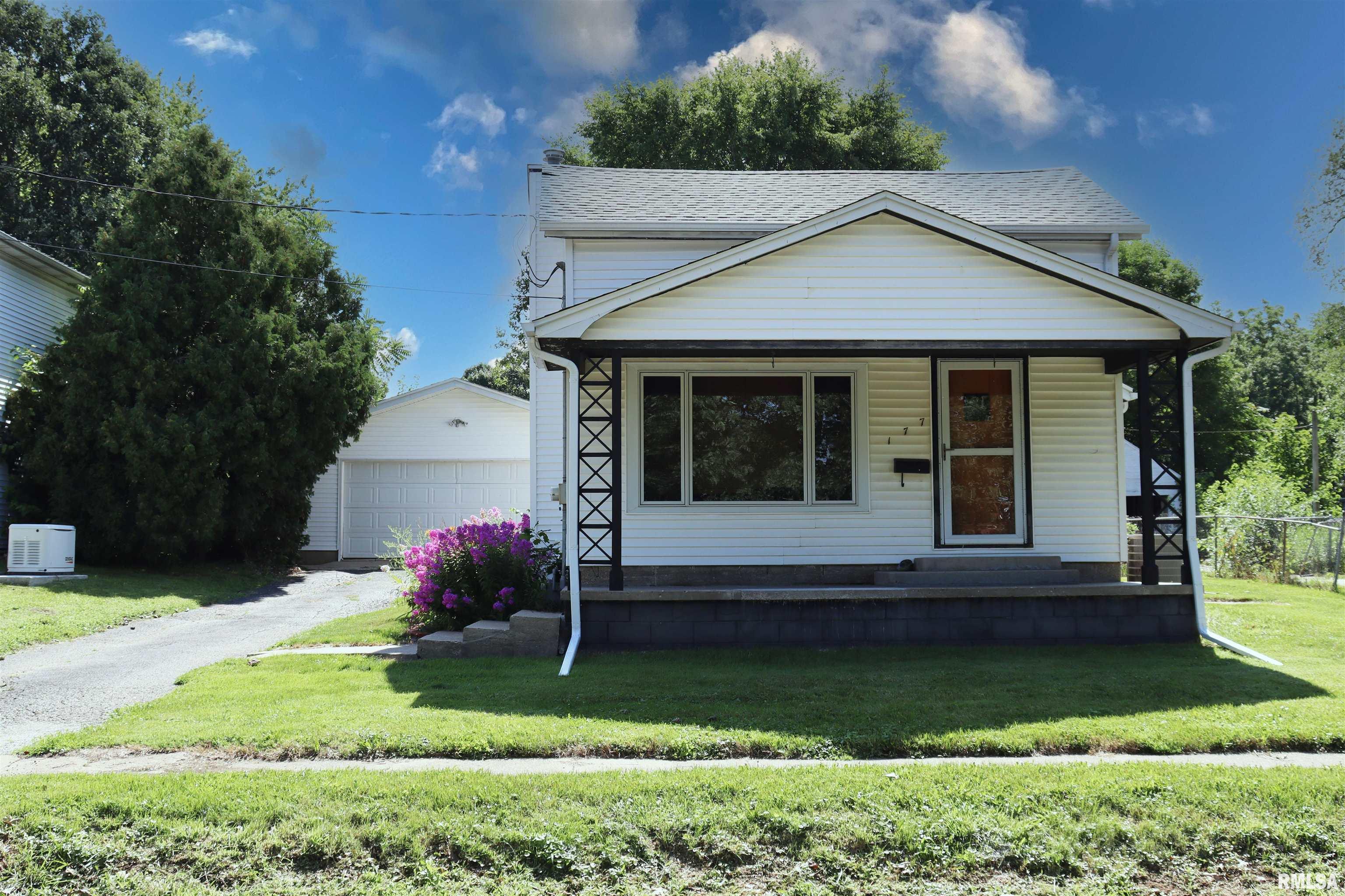 177 South Cone Street Farmington, IL 61531 - Photo 2 of 42