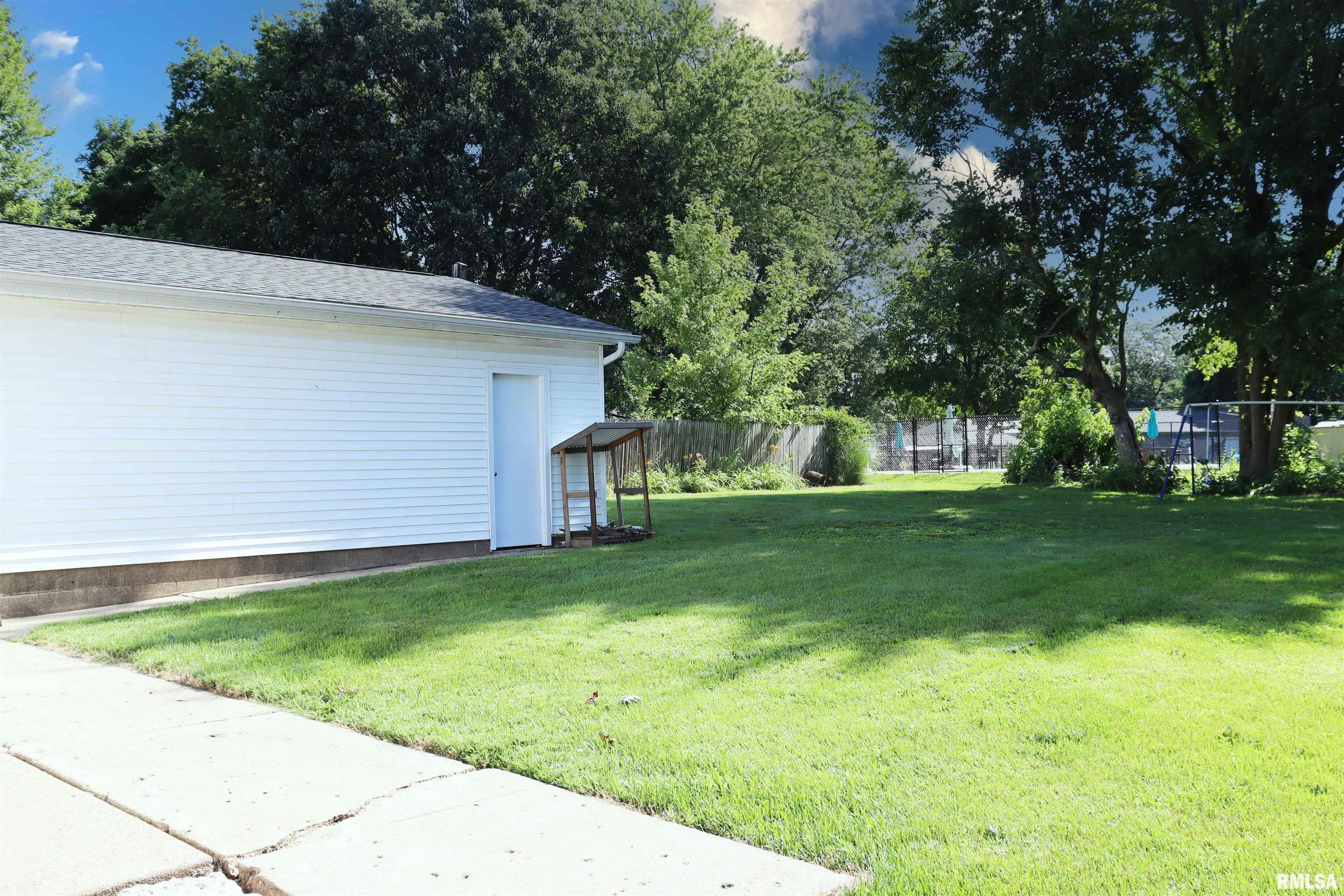 177 South Cone Street Farmington, IL 61531 - Photo 36 of 42
