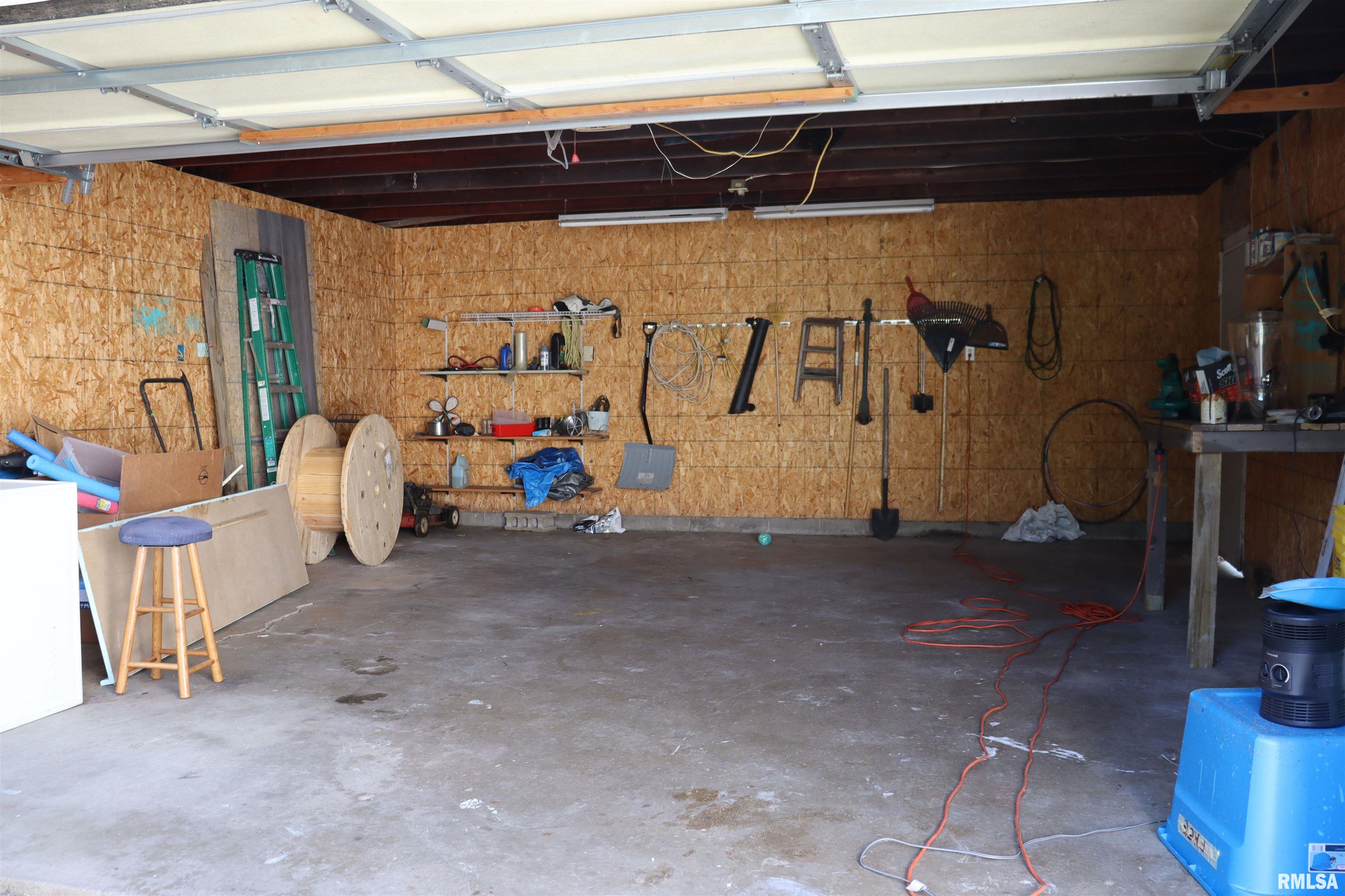 177 South Cone Street Farmington, IL 61531 - Photo 40 of 42