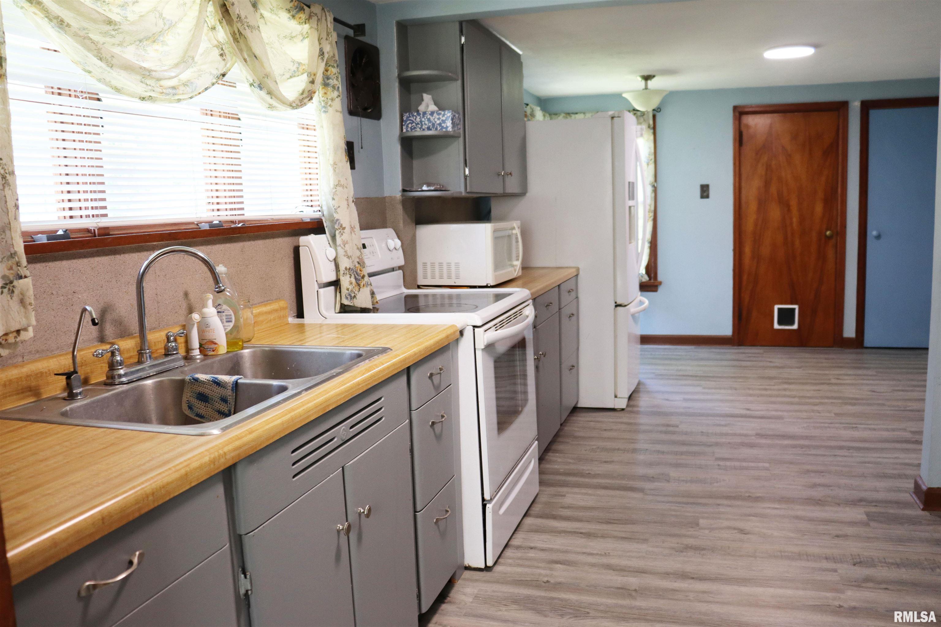 177 South Cone Street Farmington, IL 61531 - Photo 9 of 42