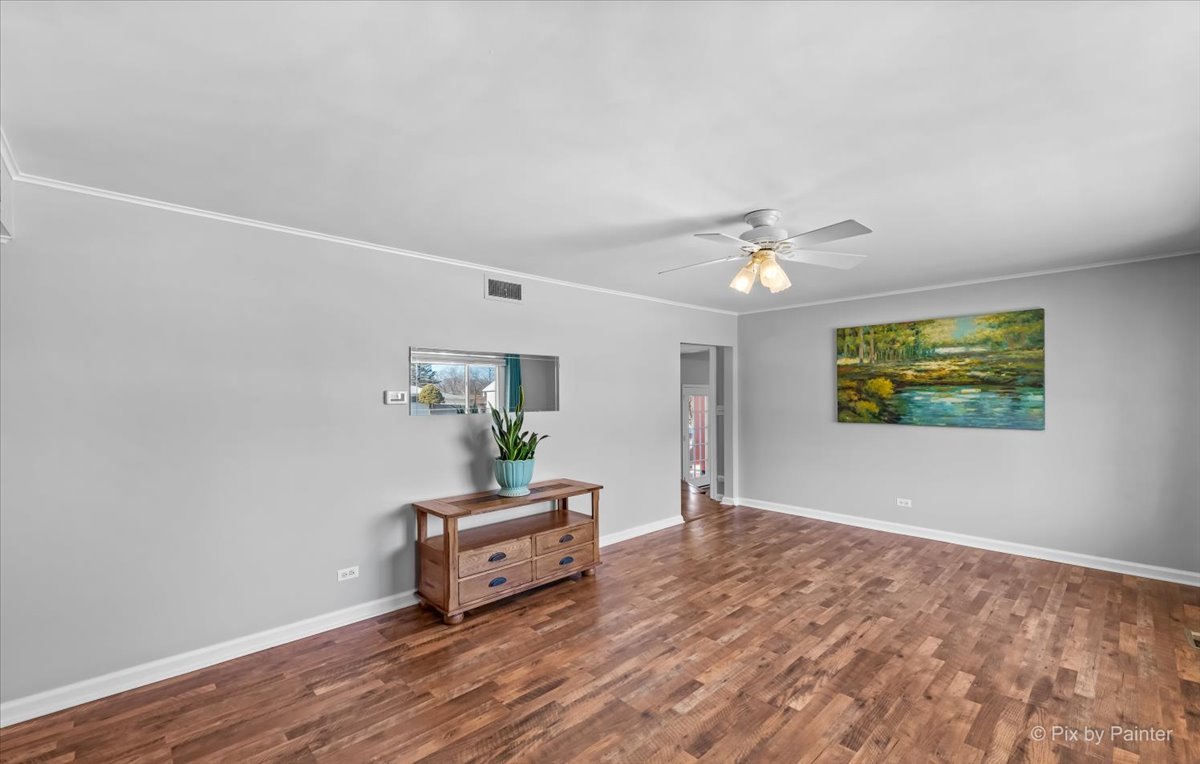 34 Johnathan Road Lake Zurich, IL 60047 - Photo 14 of 27 a view of room with hardwood floor