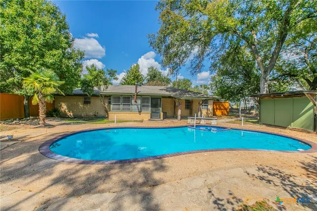 $238,900 | 400 Bridge Street, Gatesville, TX 76528