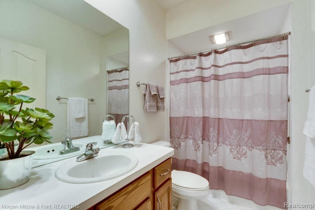 1958 Catlin Drive, Unit 4 Rochester, MI 48306 - Photo 24 of 35 Gallery Image 24