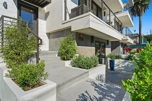 $3,195,000 | 959 5th Street, Unit A, Hermosa Beach, CA 90254