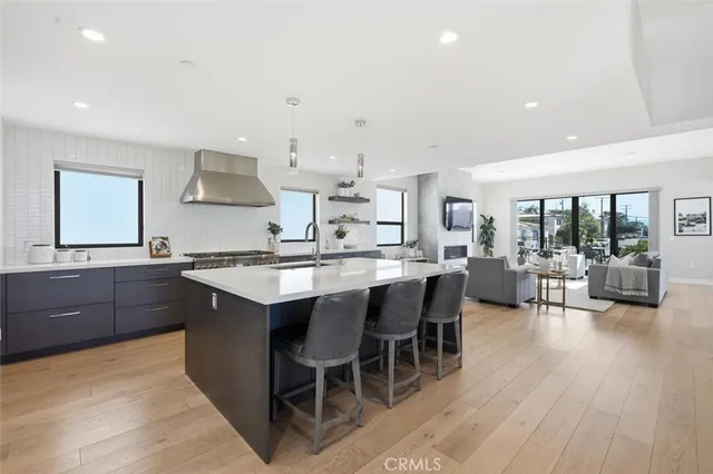 $3,195,000 | 959 5th Street, Unit A, Hermosa Beach, CA 90254