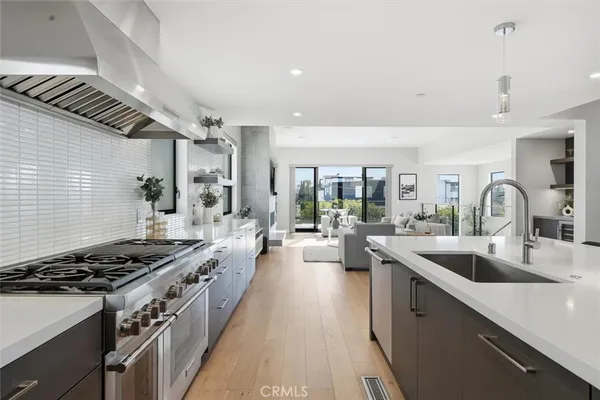 $3,149,000 | 959 5th Street, Unit A, Hermosa Beach, CA 90254