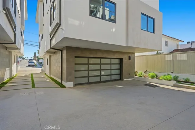 $3,195,000 | 959 5th Street, Unit A, Hermosa Beach, CA 90254