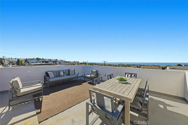 $3,195,000 | 959 5th Street, Unit A, Hermosa Beach, CA 90254