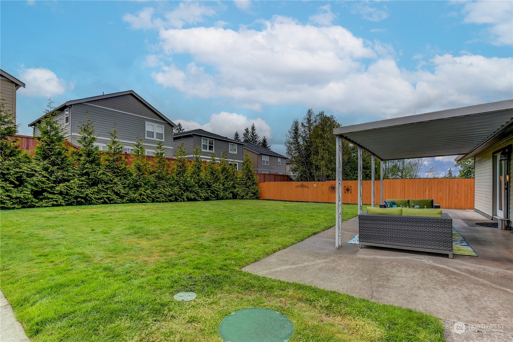 2814 Stafford Way Bothell, WA 98012 - Photo 32 of 38 a front view of a house with garden
