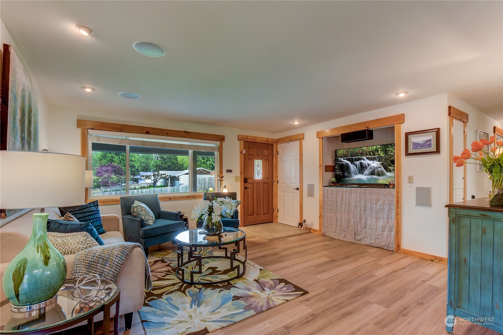 2814 Stafford Way Bothell, WA 98012 - Photo 7 of 38 a living room with furniture and a large window