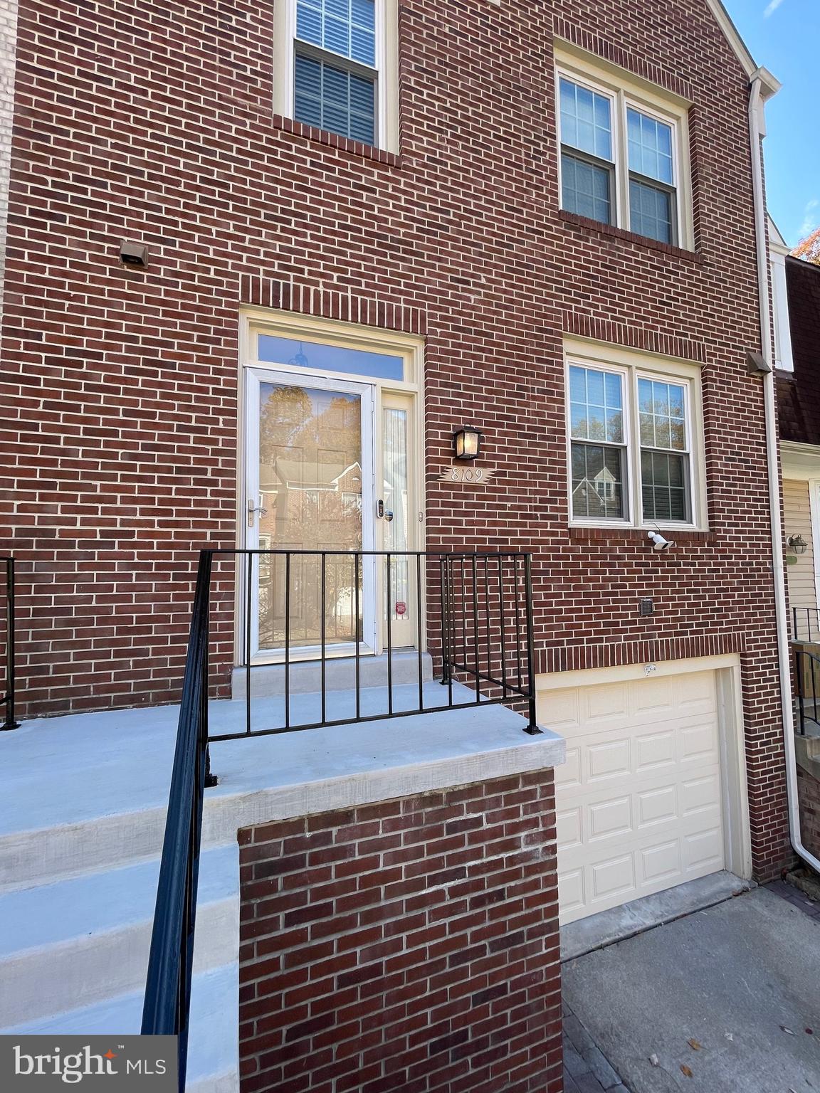 8109 Squirrel Run Road Springfield, VA 22152 - Photo 3 of 52