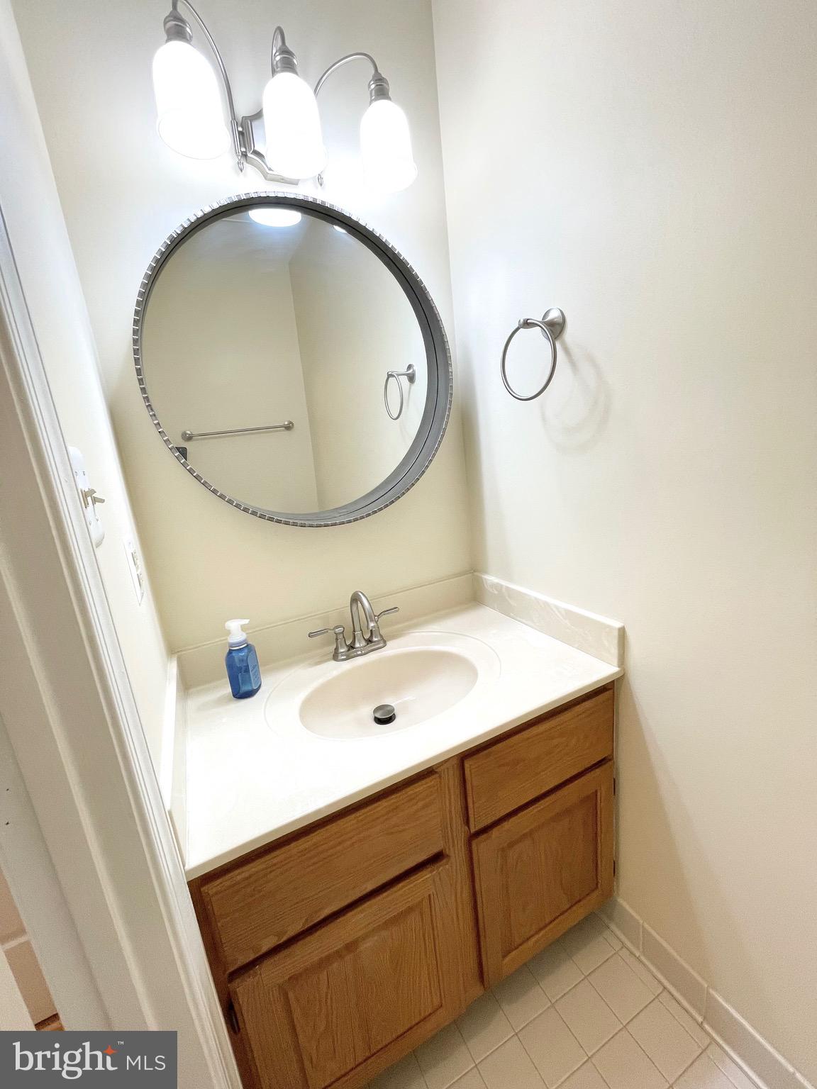 8109 Squirrel Run Road Springfield, VA 22152 - Photo 6 of 52