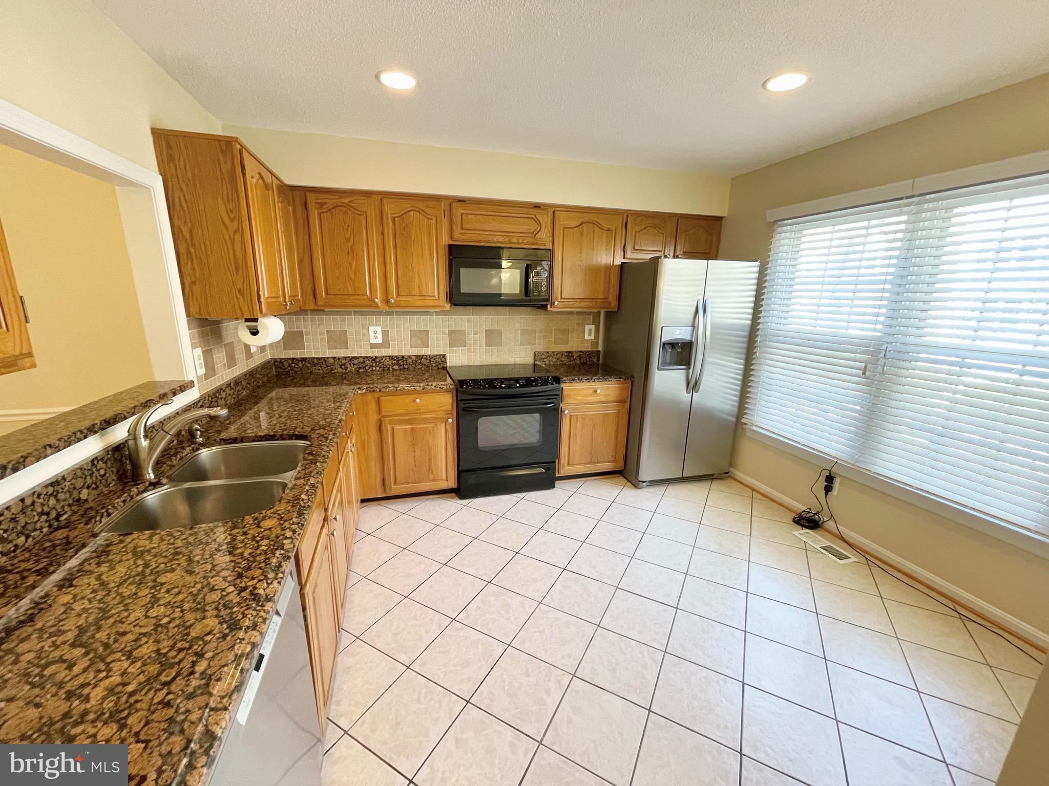 8109 Squirrel Run Road Springfield, VA 22152 - Photo 8 of 52