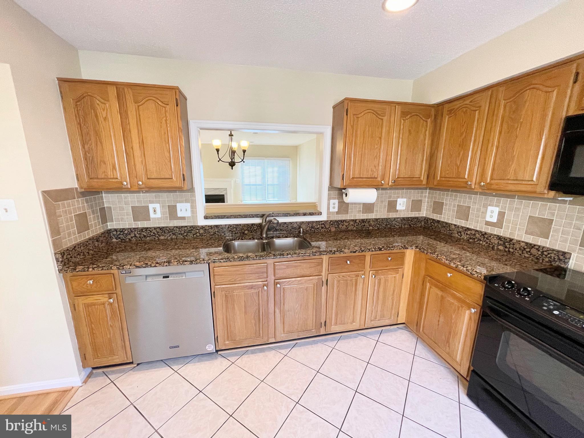8109 Squirrel Run Road Springfield, VA 22152 - Photo 9 of 52