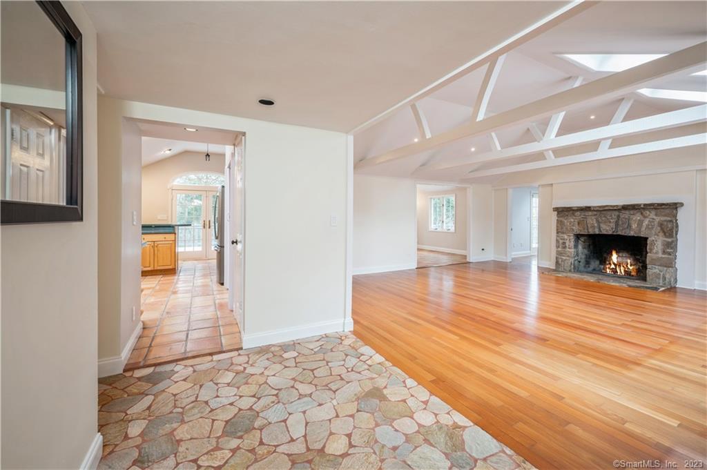 2428 Long Ridge Road Stamford, CT 06903 - Photo 9 of 29