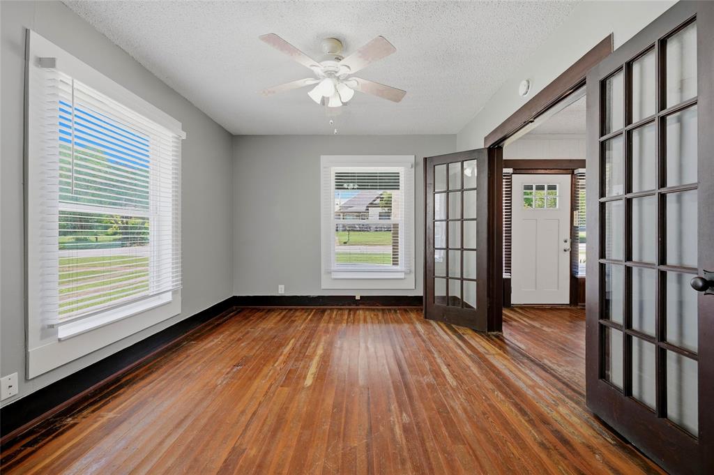 529 East Woodard Street Denison, TX 75021 - Photo 10 of 29