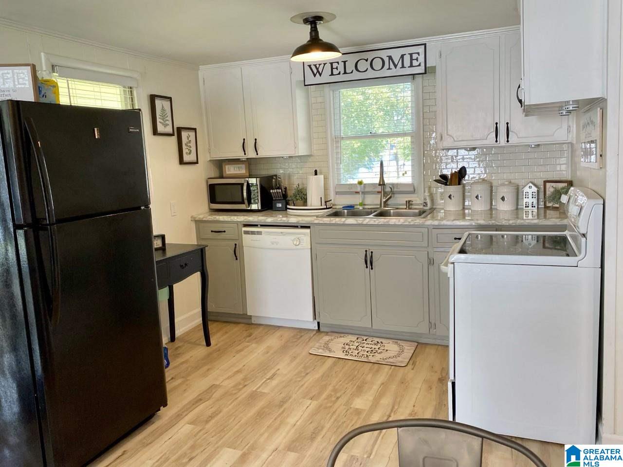 54 Riverside Drive Clanton, AL 35046 - Photo 4 of 13