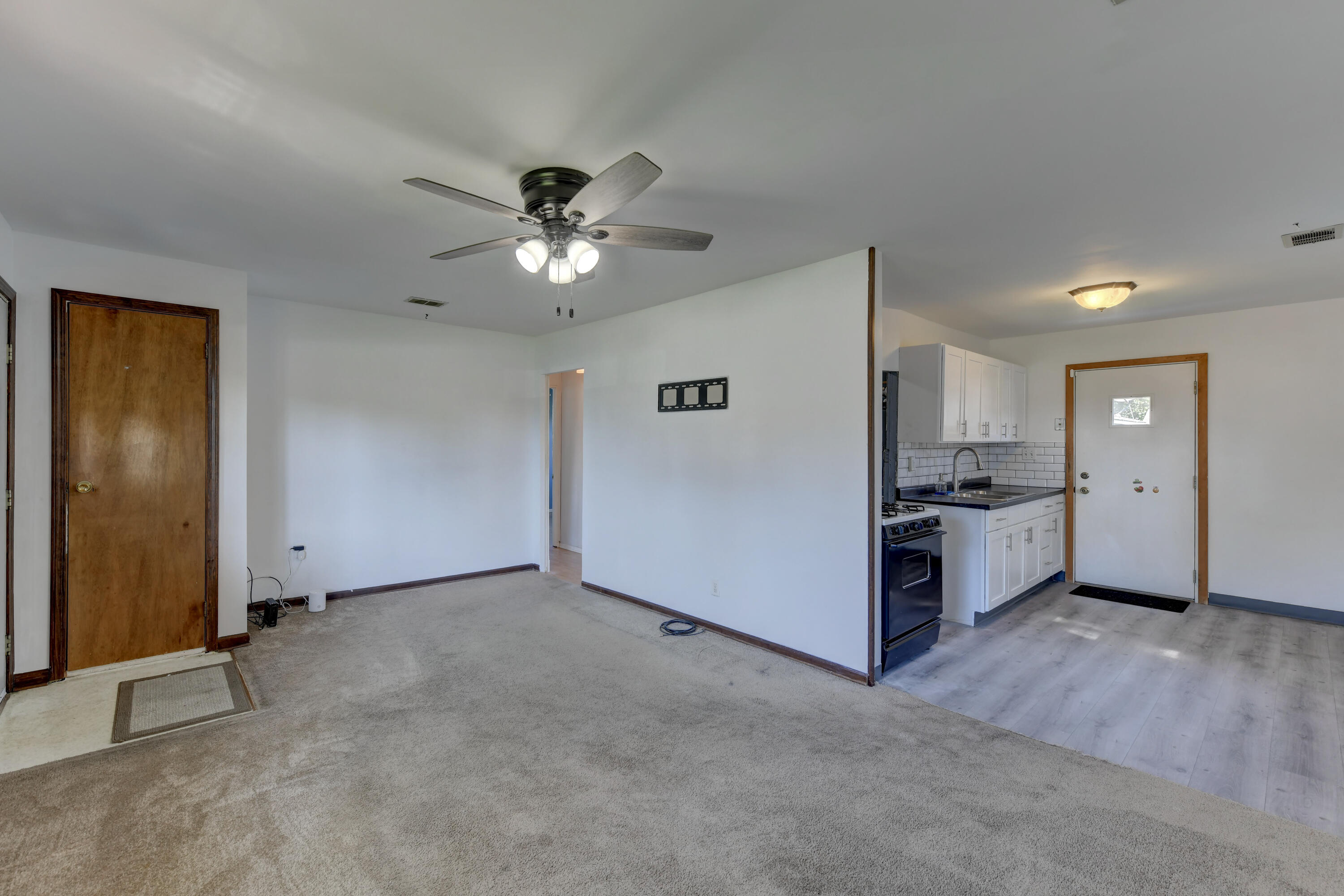 1615 175th Street Hammond, IN 46324 - Photo 9 of 13 3000x2000