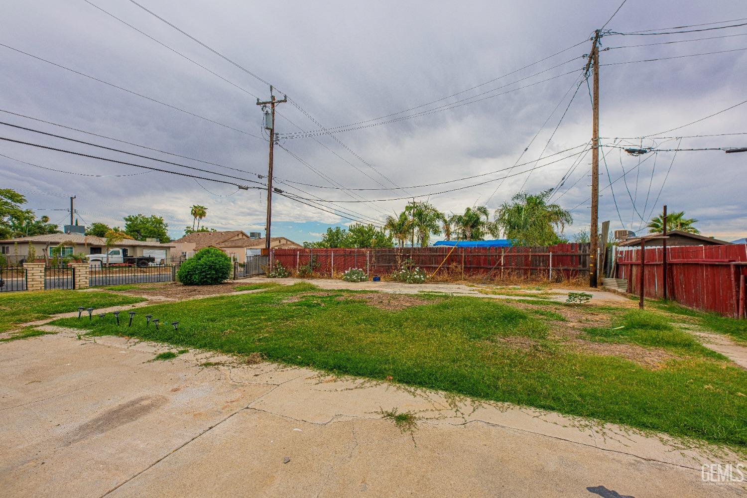 Undisclosed Address Bakersfield, CA 93307 - Photo 25 of 27 a view of a garden