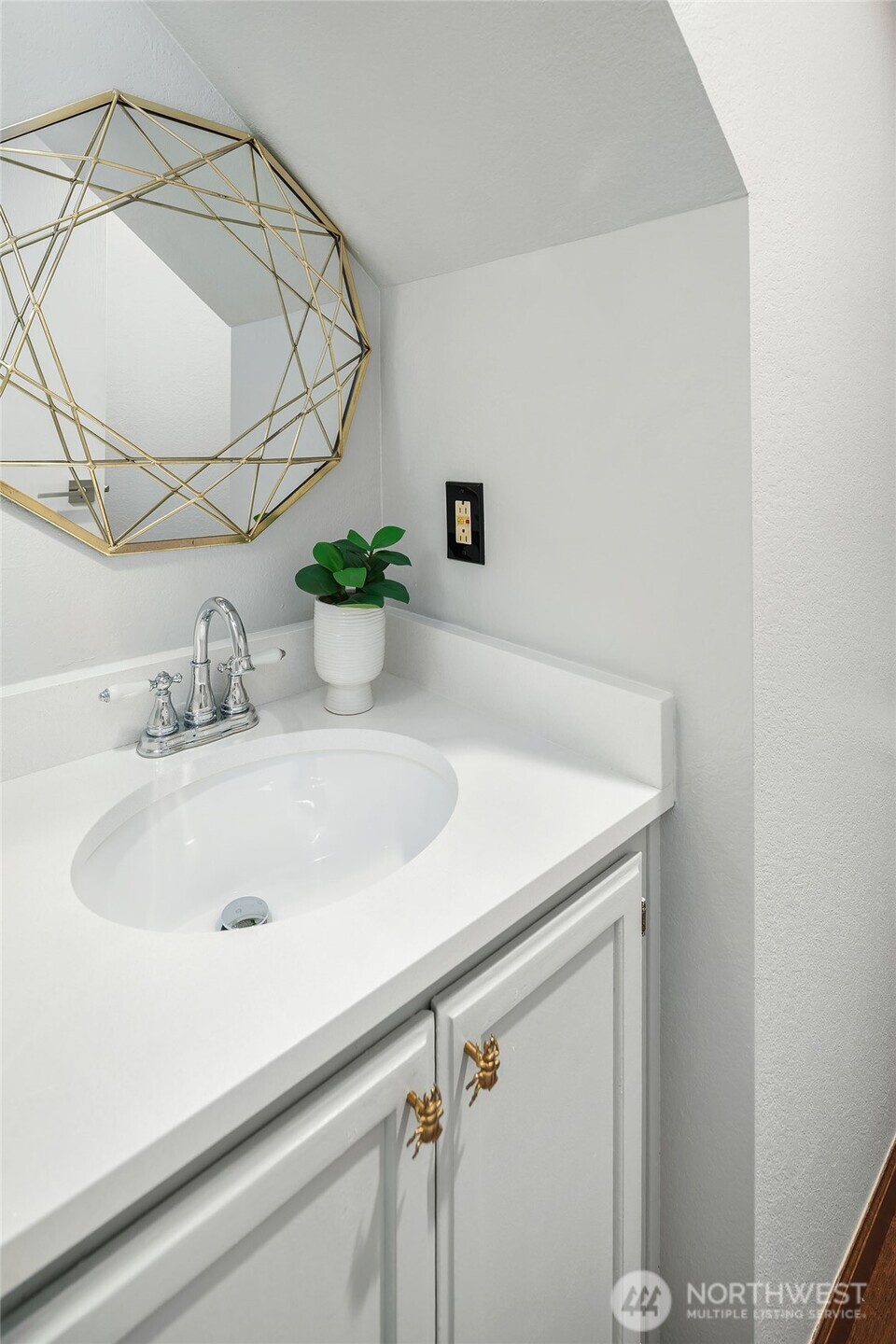 756 North 72nd Street, Unit 201 Seattle, WA 98103 - Photo 21 of 28
