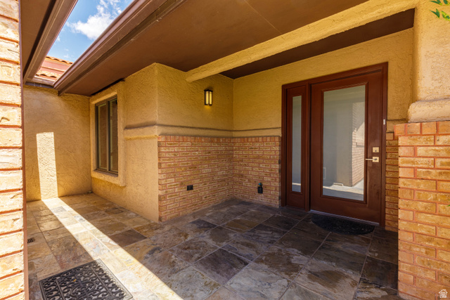 652 Ridge Rim Way St. George, UT 84770 - Photo 5 of 45