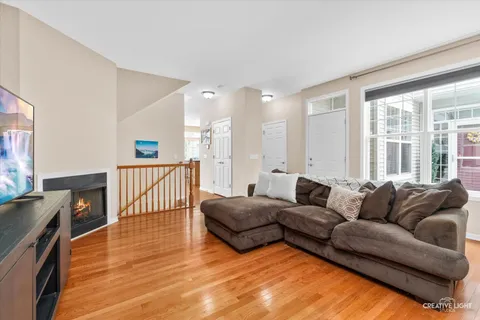 $375,000 | 1005 Hummingbird Way, Bartlett, IL 60103