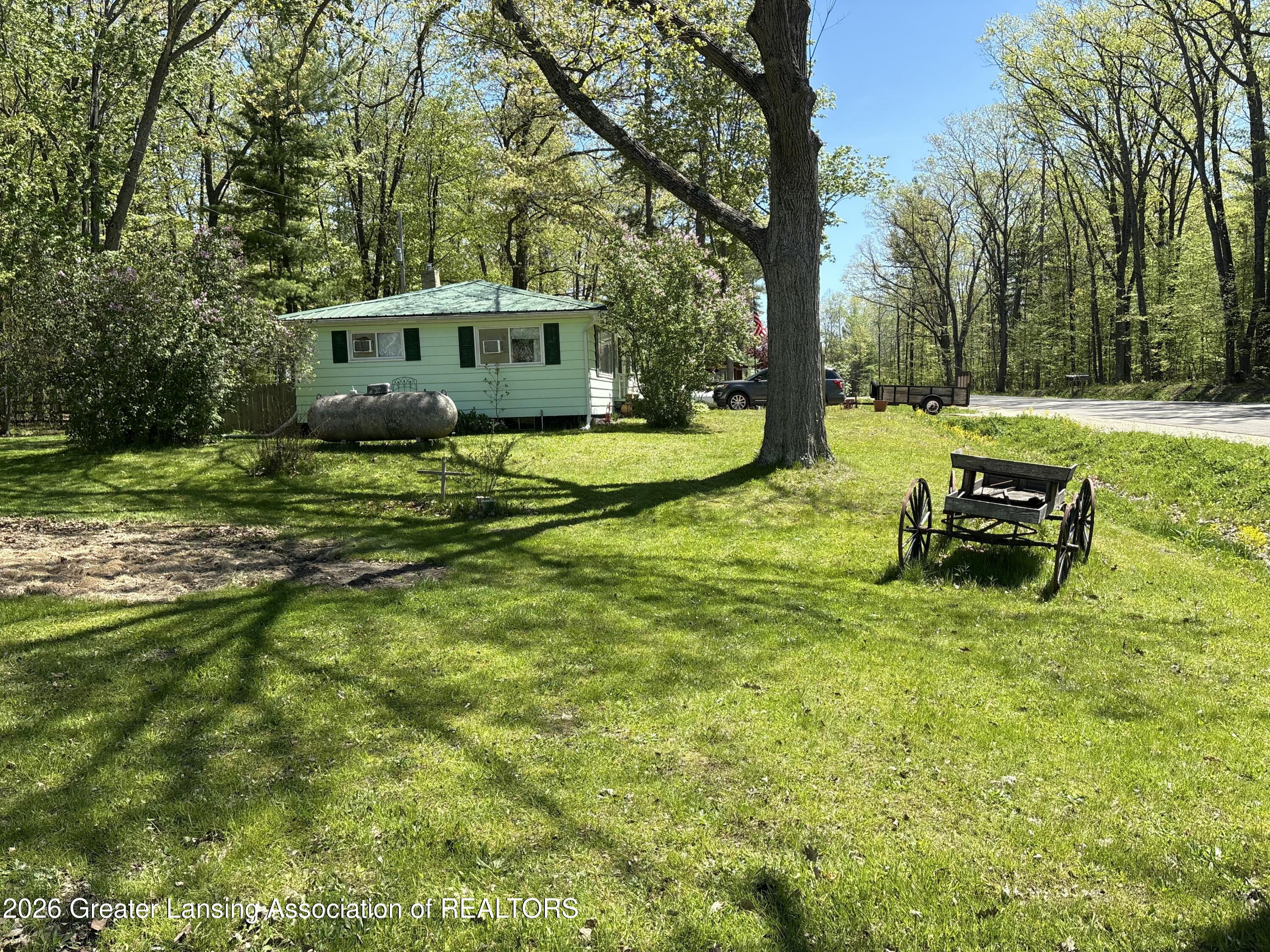 5720 West Sargent Road Gladwin, MI 48624 - Photo 3 of 15 80107368206__2818B71E-9661-4201-BB50-D4C