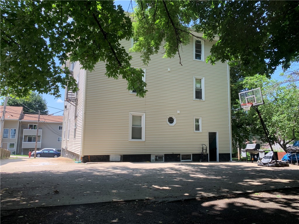 37 Richelieu Street Woonsocket, RI 02895 - Photo 12 of 15 Gallery Image 12