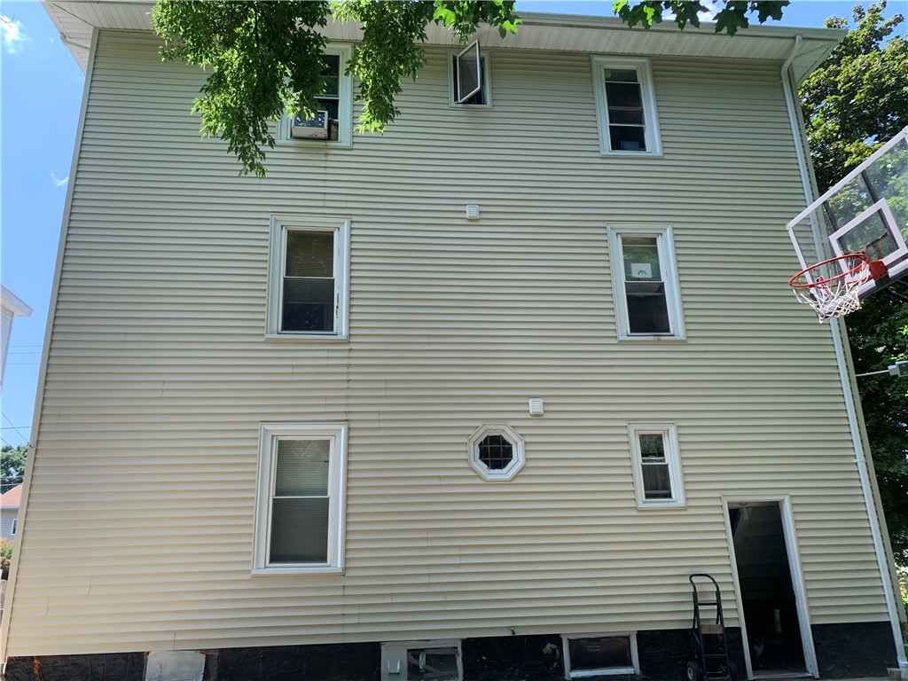 37 Richelieu Street Woonsocket, RI 02895 - Photo 13 of 15 Gallery Image 13