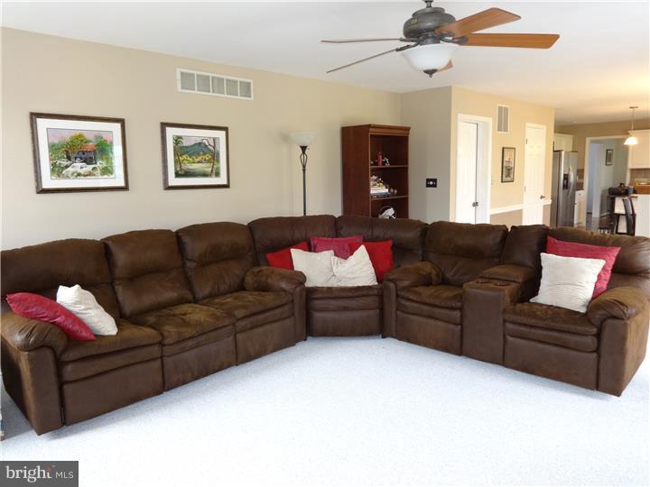 26 Brookwood Road Mount Laurel, NJ 08054 - Photo 9 of 25 Family Room