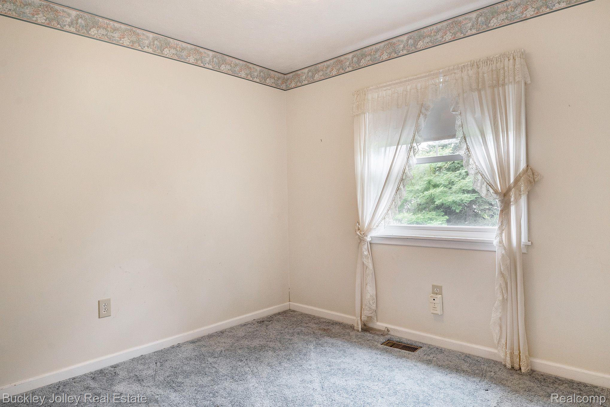 3824 East Coon Lake Road Howell, MI 48843 - Photo 5 of 14 3 Bedrooms