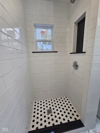 $1,800 | 335 West 4th Street, Anderson, IN 46016