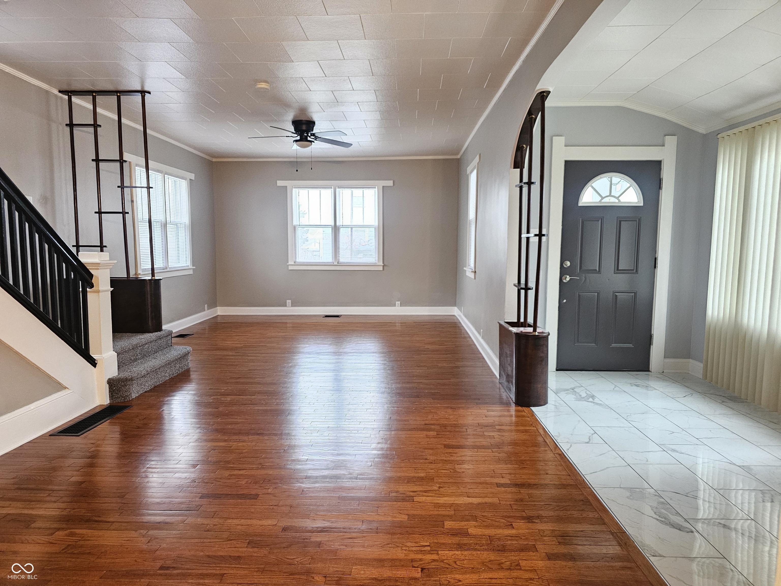 335 West 4th Street Anderson, IN 46016 - Photo 2 of 24