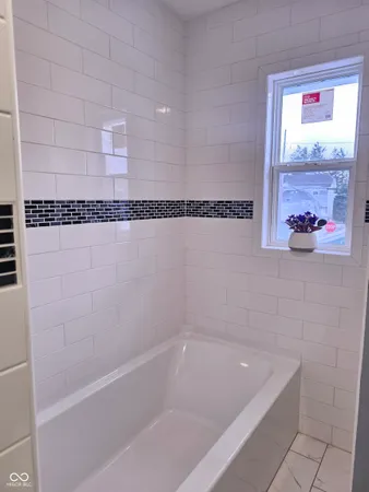 $1,800 | 335 West 4th Street, Anderson, IN 46016