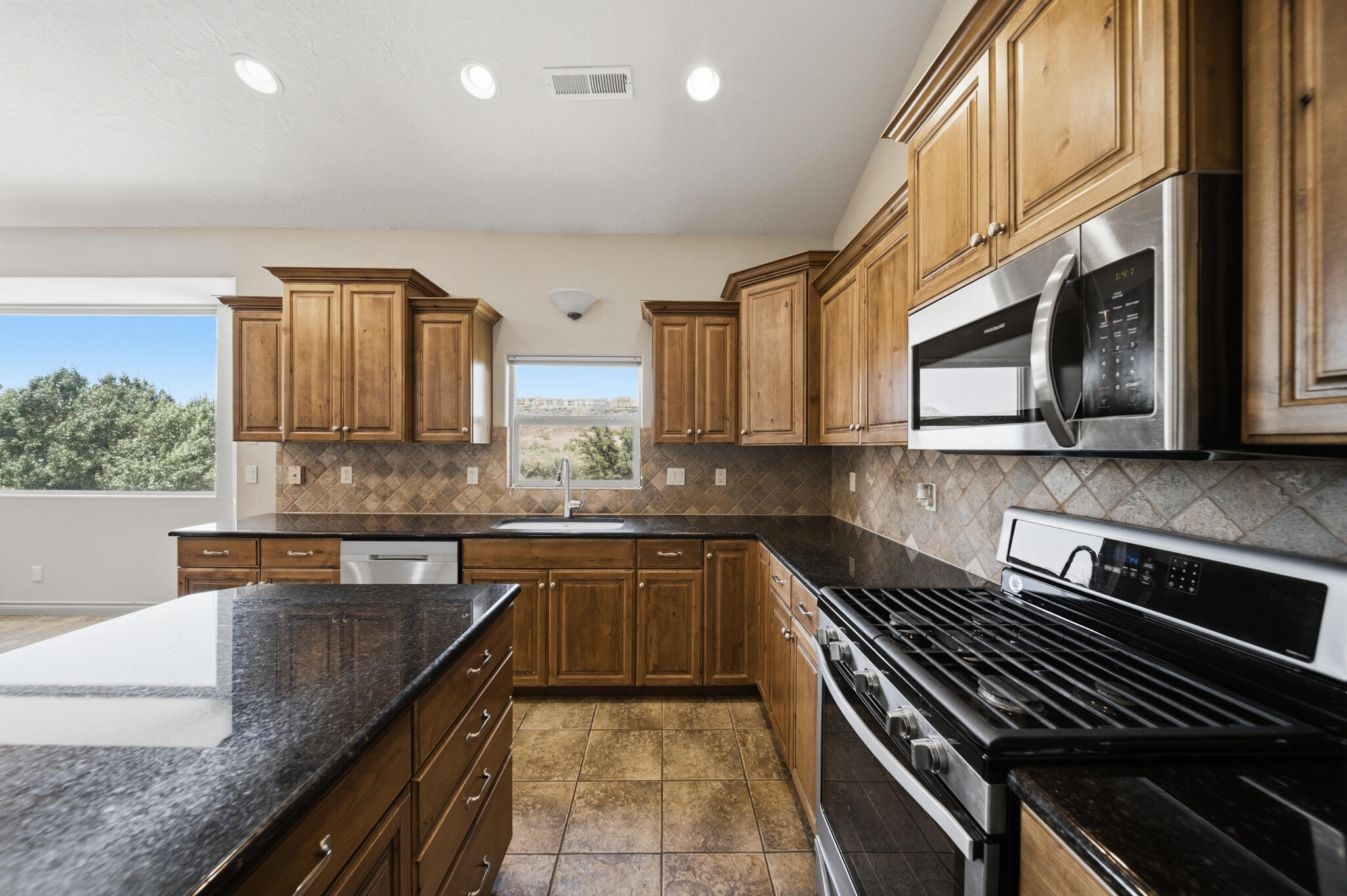 1727 Flagstone Road St. George, UT 84790 - Photo 11 of 46 DSC_2658