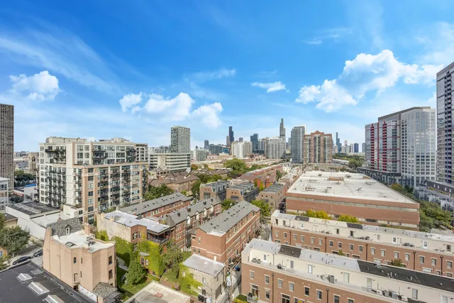 $385,000 | 320 East 21st Street, Unit 504, Chicago, IL 60616