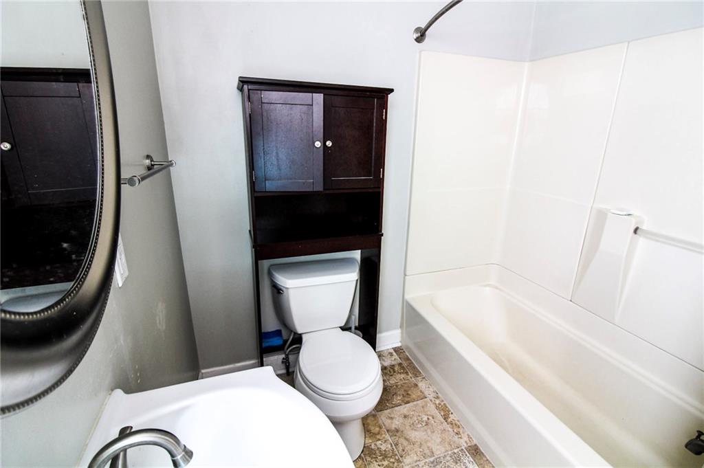 53 Oakwood Road Pittsburgh, PA 15205 - Photo 14 of 21 Bathroom