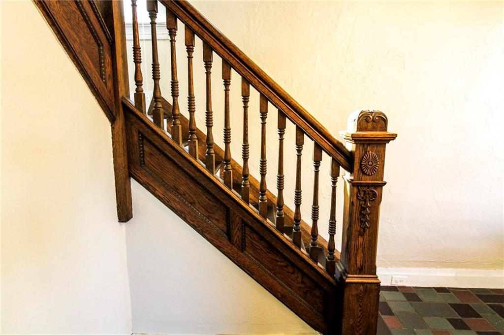 53 Oakwood Road Pittsburgh, PA 15205 - Photo 4 of 21 Details on the beautiful railing