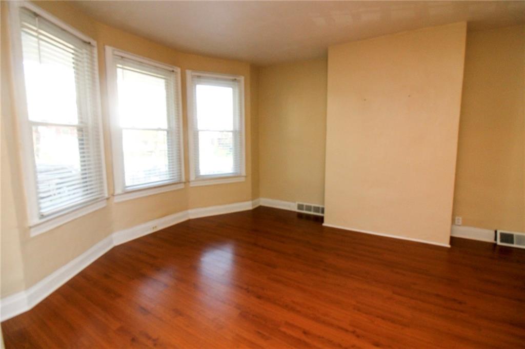 53 Oakwood Road Pittsburgh, PA 15205 - Photo 5 of 21 Living room