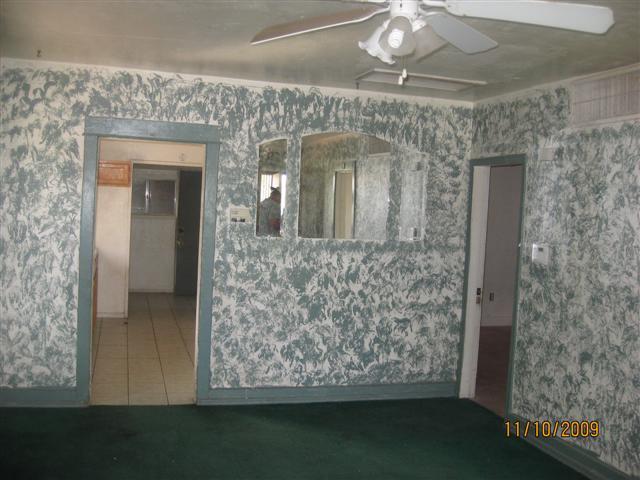 2949 East Chipman Road Phoenix, AZ 85040 - Photo 2 of 2 Family Room